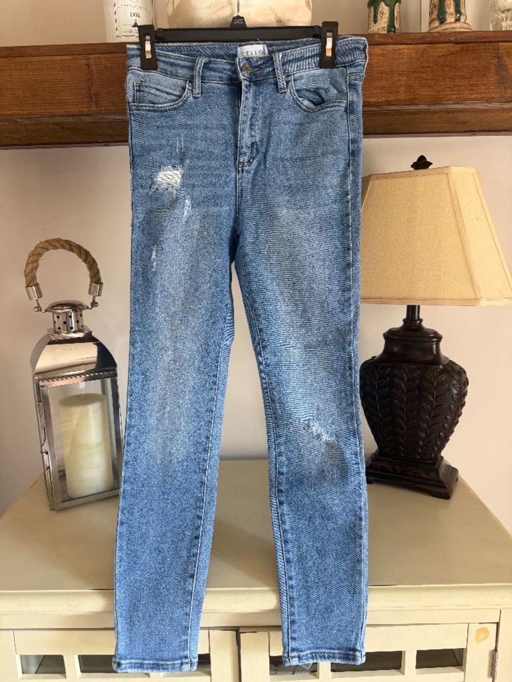 Cello Light-to-Medium Wash Distressed Skinny Jeans - Size 9 (Junior Medium)
